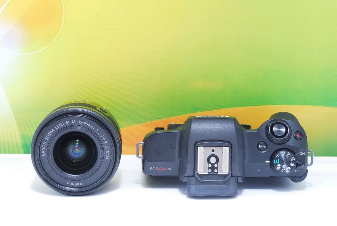 自撮りOK✨Wi-Fi搭載✨Canon EOS Kiss M レンズキット