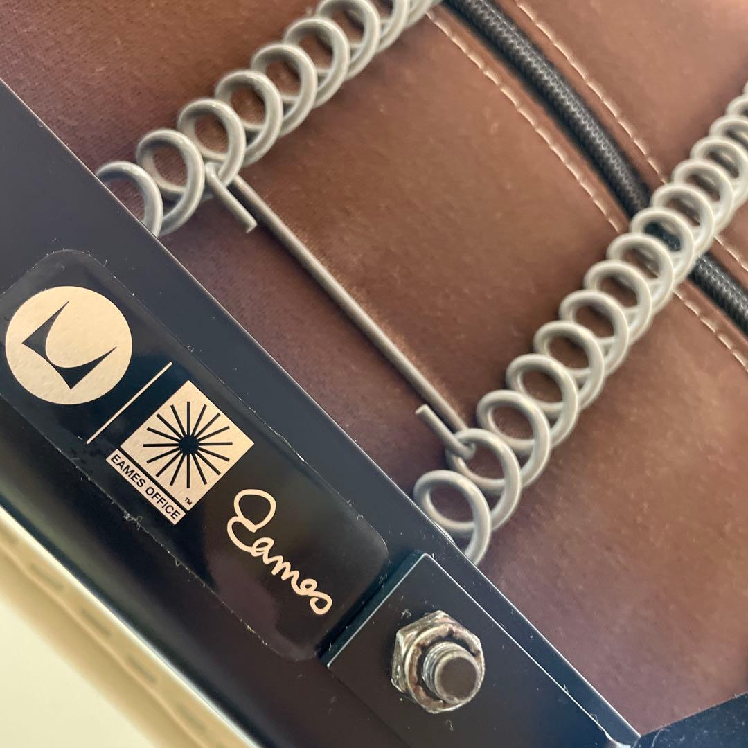 イームズ　コンパクトソファ　color guade(張り) ハーマンミラー社製