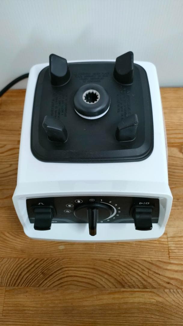 【目立った傷や汚れなし】バイタミックスE520　ホワイト　1603