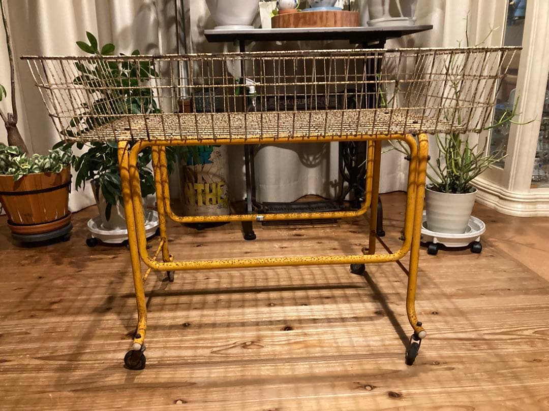 昭和レトロ　ワイヤーワゴン　キャスター付　店舗什器　超シャビージャンクガーデン②