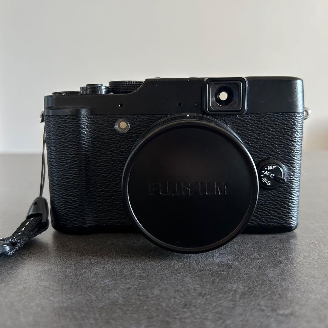 FUJIFILM　X10　デジタルカメラ
