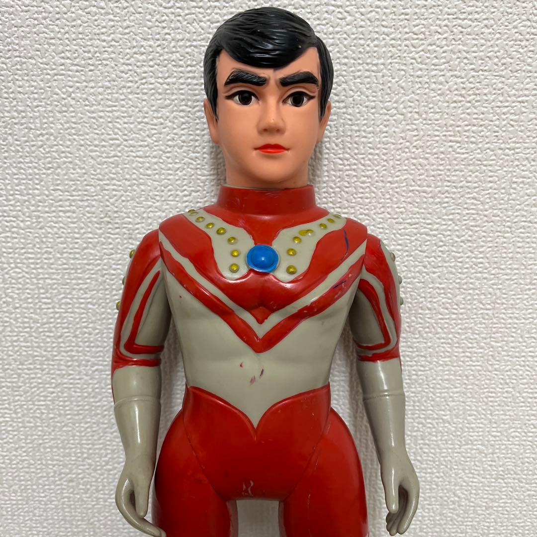 カ*ラ様 ウルトラマン 可動式フィギュア ヘルメット付き　ゾフィー　面取れ　ソフ