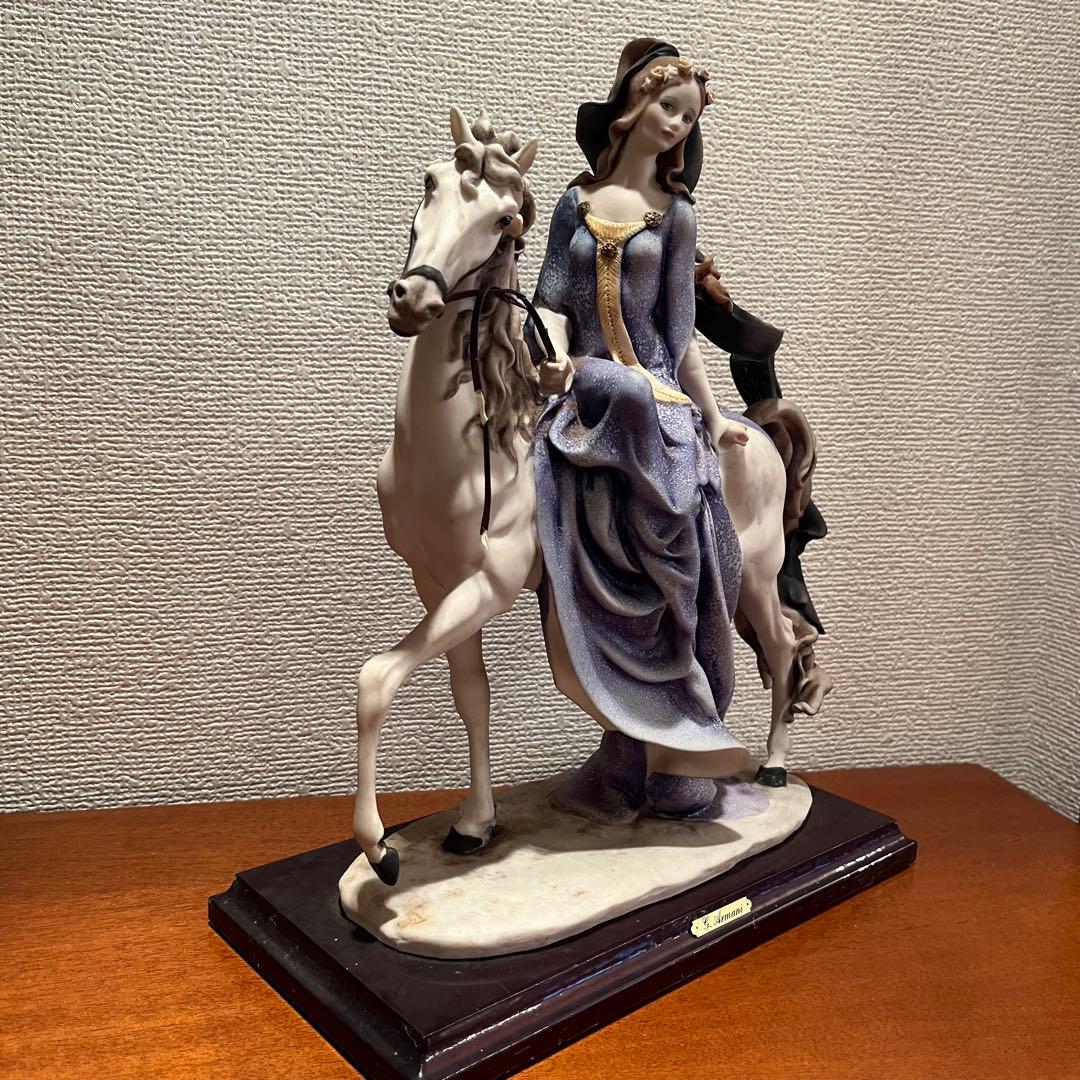 ジョゼッペアルマーニ　騎乗する女性　馬　白馬　陶器　人形　置物　イタリア製