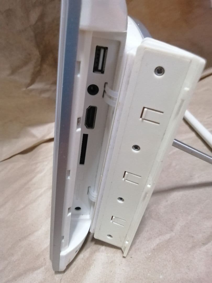 10インチ防水ポータブルブルーレイプレーヤー　Superbe SU-10BWP