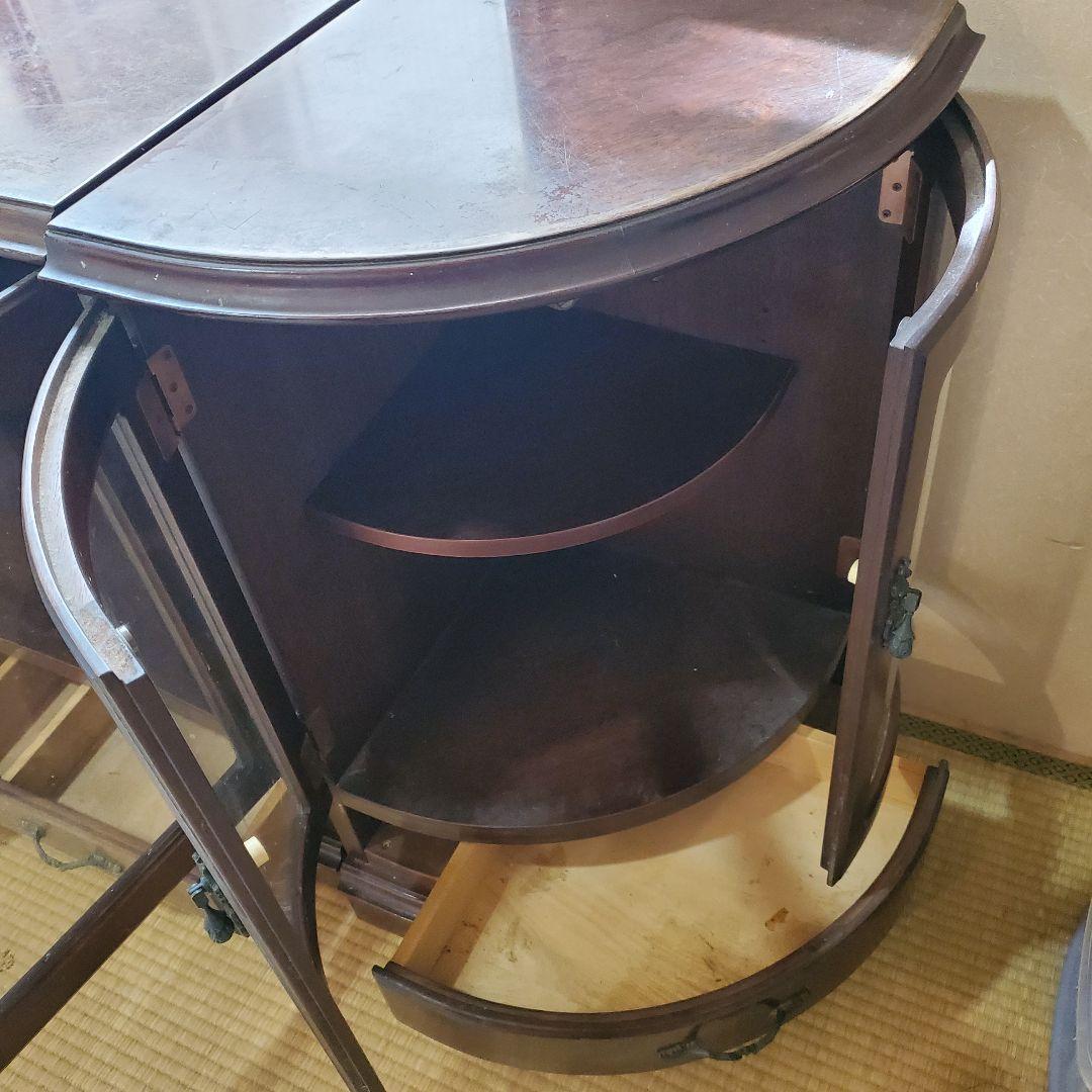 珍しい前面ガラス張りのレアなアンティー キャビネット♪