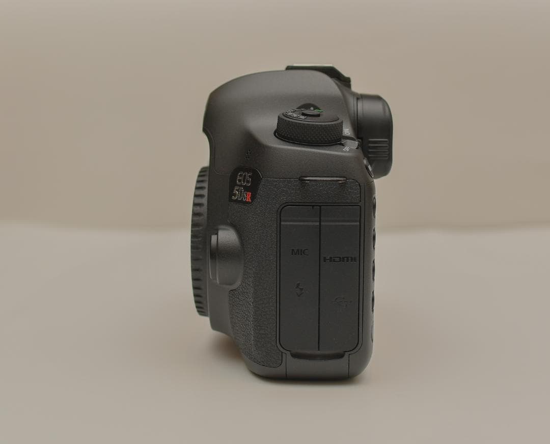 Canon EOS 5DS R 本体 EF20-35mm1:2.8レンズ