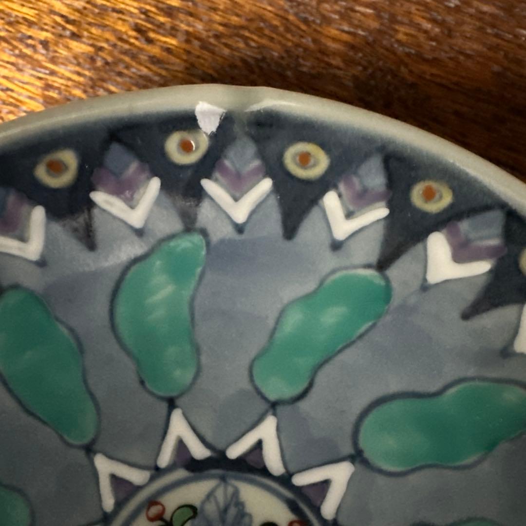 佐藤走波、染錦、際立つグリーンの幾何学文、高台皿