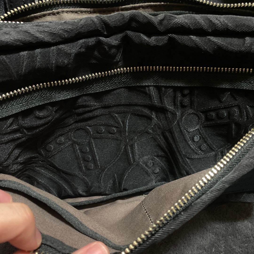 【最終値下げ】Vivienne Westwood エンボス ショルダーバッグ