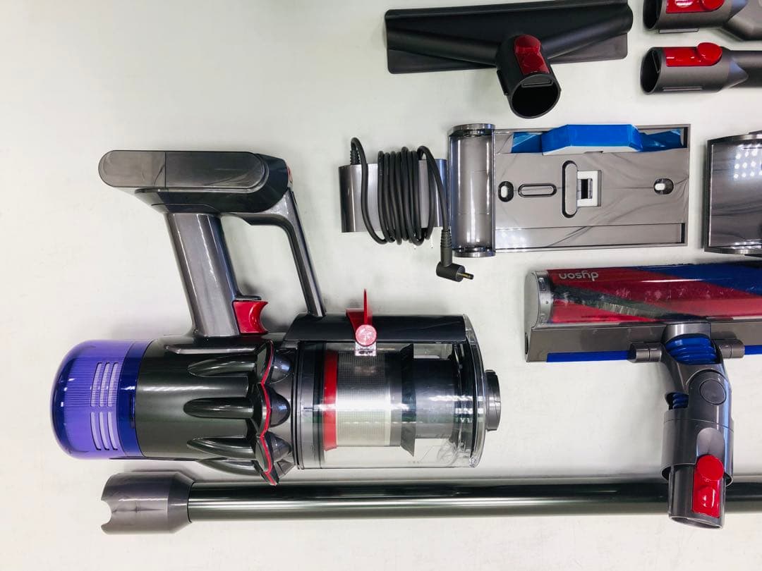 アウトレット品　Dyson SV18 FF ハンディクリーナー サイクロン 軽量