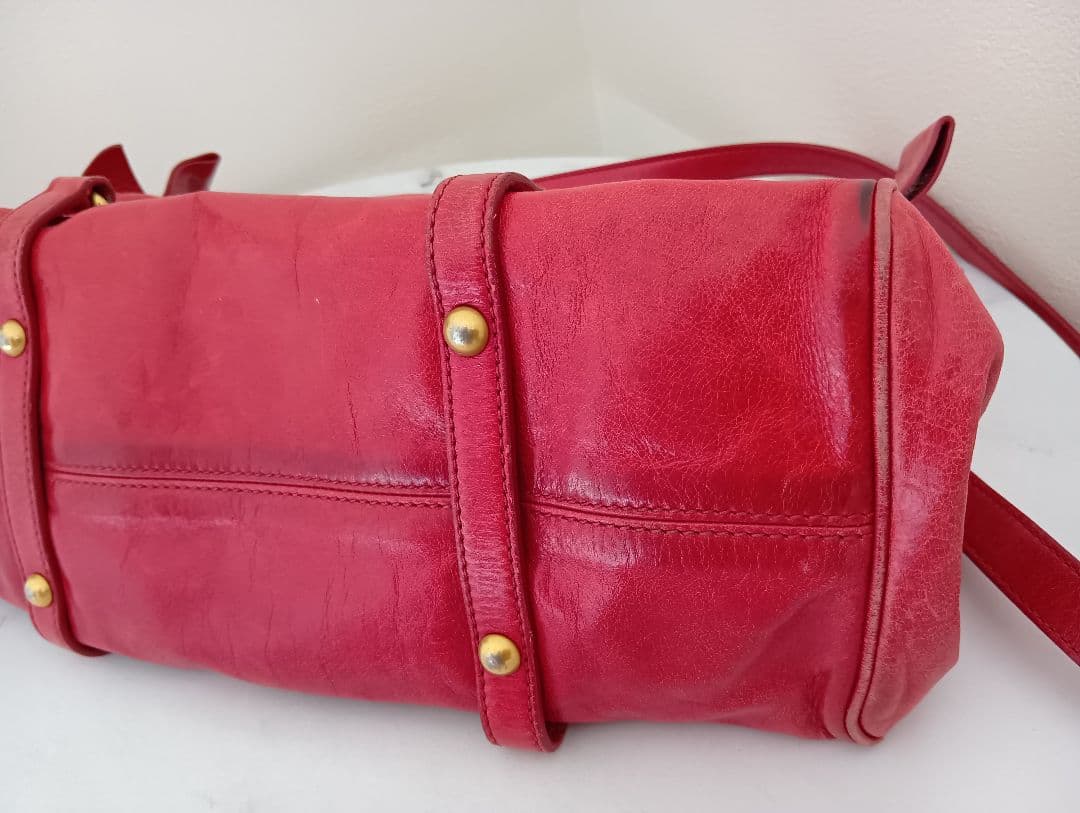 miu miu 赤 レザーハンドバッグ