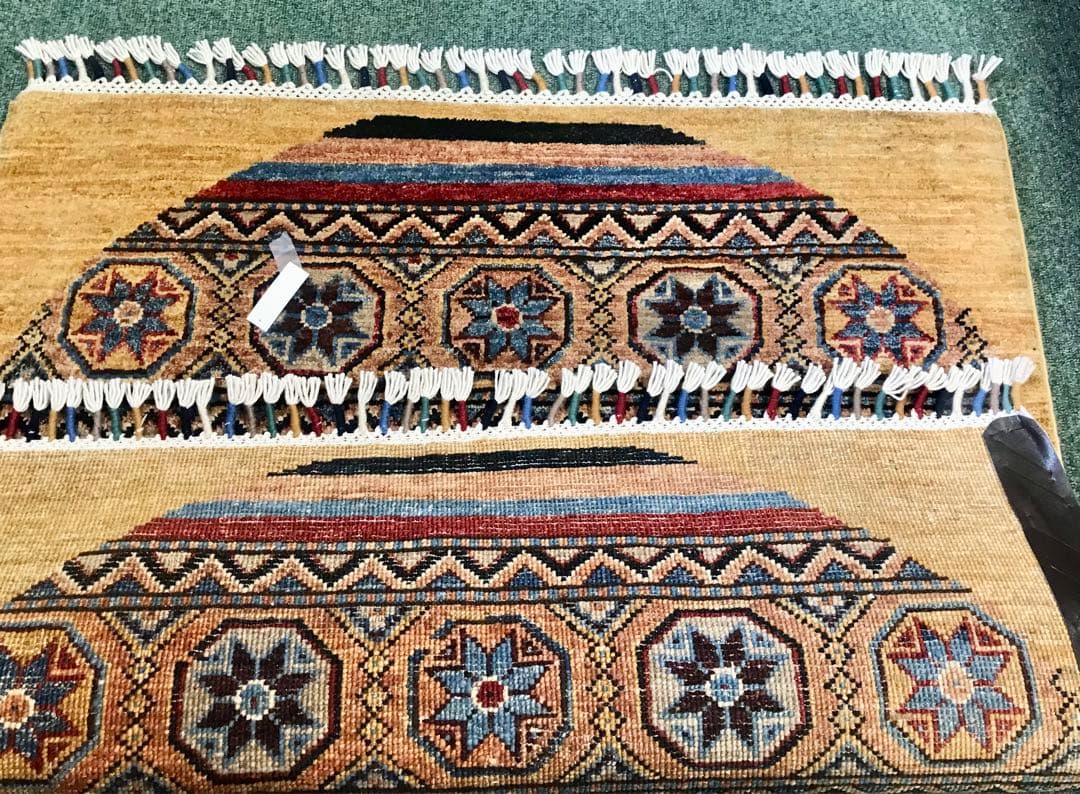 ペルシャゾランヴァリギャッベ/サイズ：87x87cm. ….zg2.