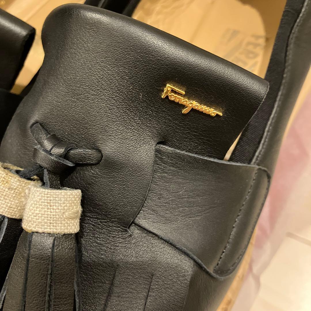 フェラガモ タッセルレザースリッポンローファー　靴袋付き MADOR 6