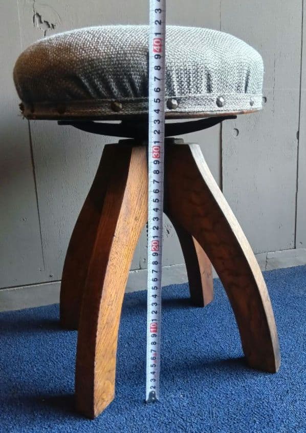 木製脚のグレー布製スツール　ヴィンテージ　レトロ