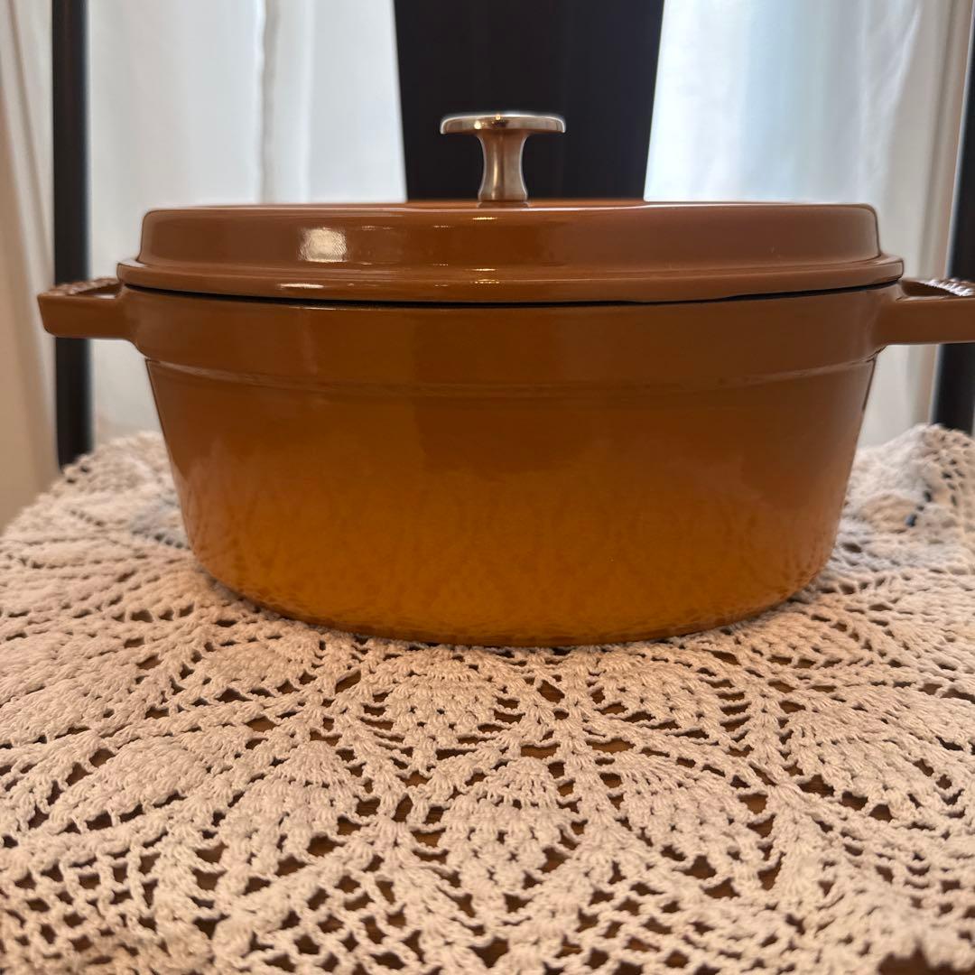 【美品】STAUB ストウブ ラココット オーバル 23cm マスタード 両手鍋
