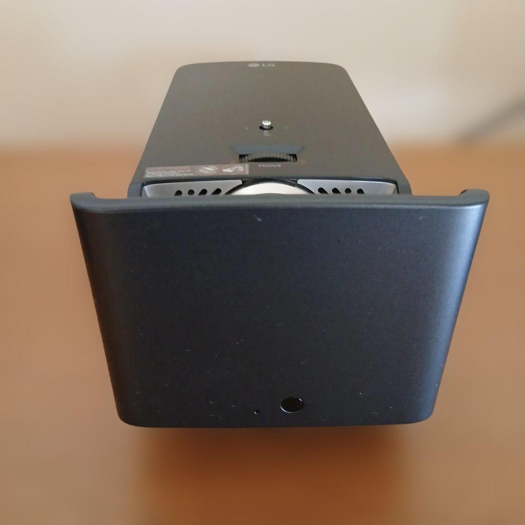 プロジェクター　LG　超短焦点　PF1000UG　お試し用のお品です。