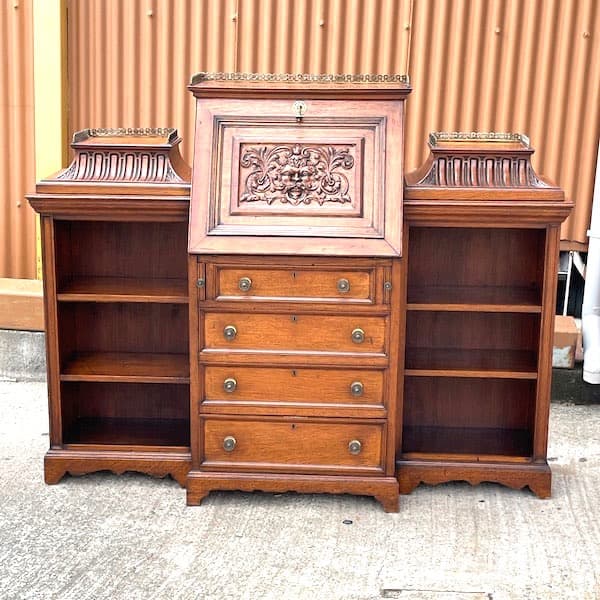 イギリスアンティーク ライティングビューロー　サイドボード　トレバーページ