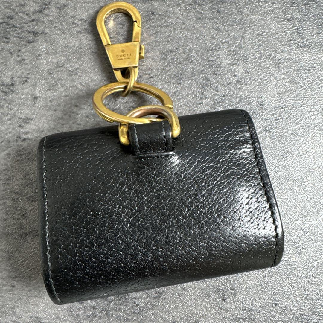 GUCCI AirPodsケース オールレザー ゴールド金具 ブラック　人気