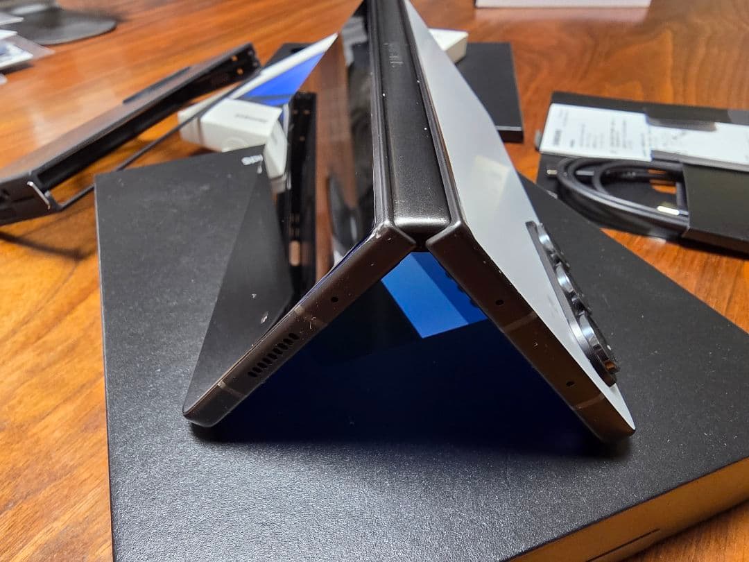 SAMSUNG Galaxy Z Fold 5 直販1TBモデル　オマケ付き