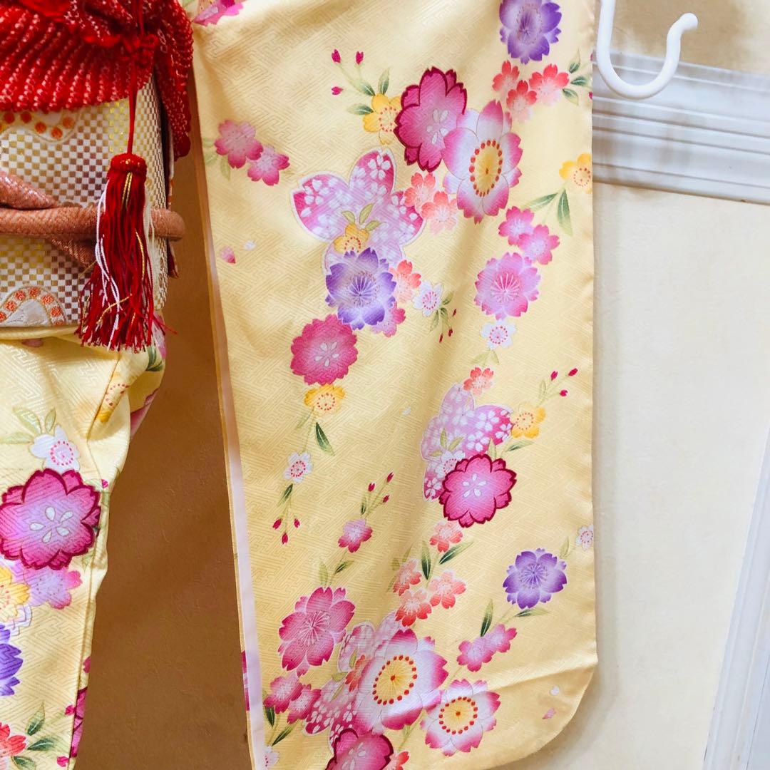 七五三七歳未使用着物‼️薄イエロー系⭐︎桜舞い散る金彩煌びやか際立つ⭐︎安心フルセット
