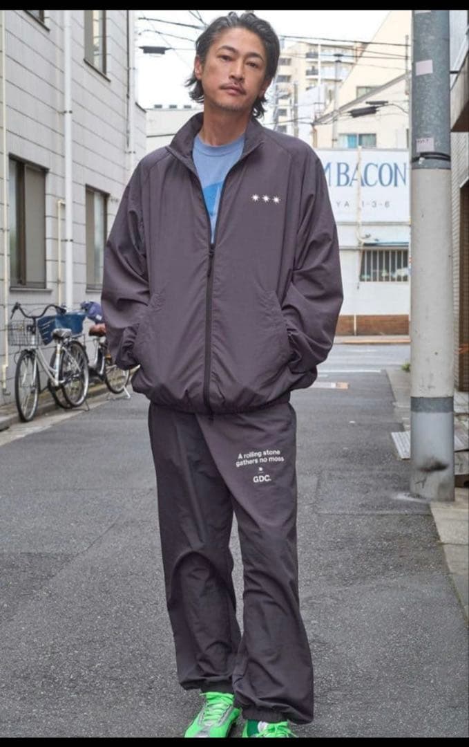 即完品 GDC Weekend Setup チャコール