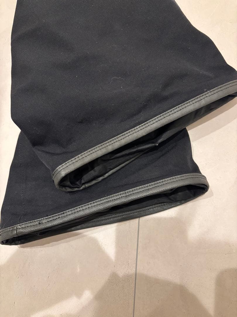 VOLCOM ブラック スノーボードパンツ　オーバーオール　ビブパンツ