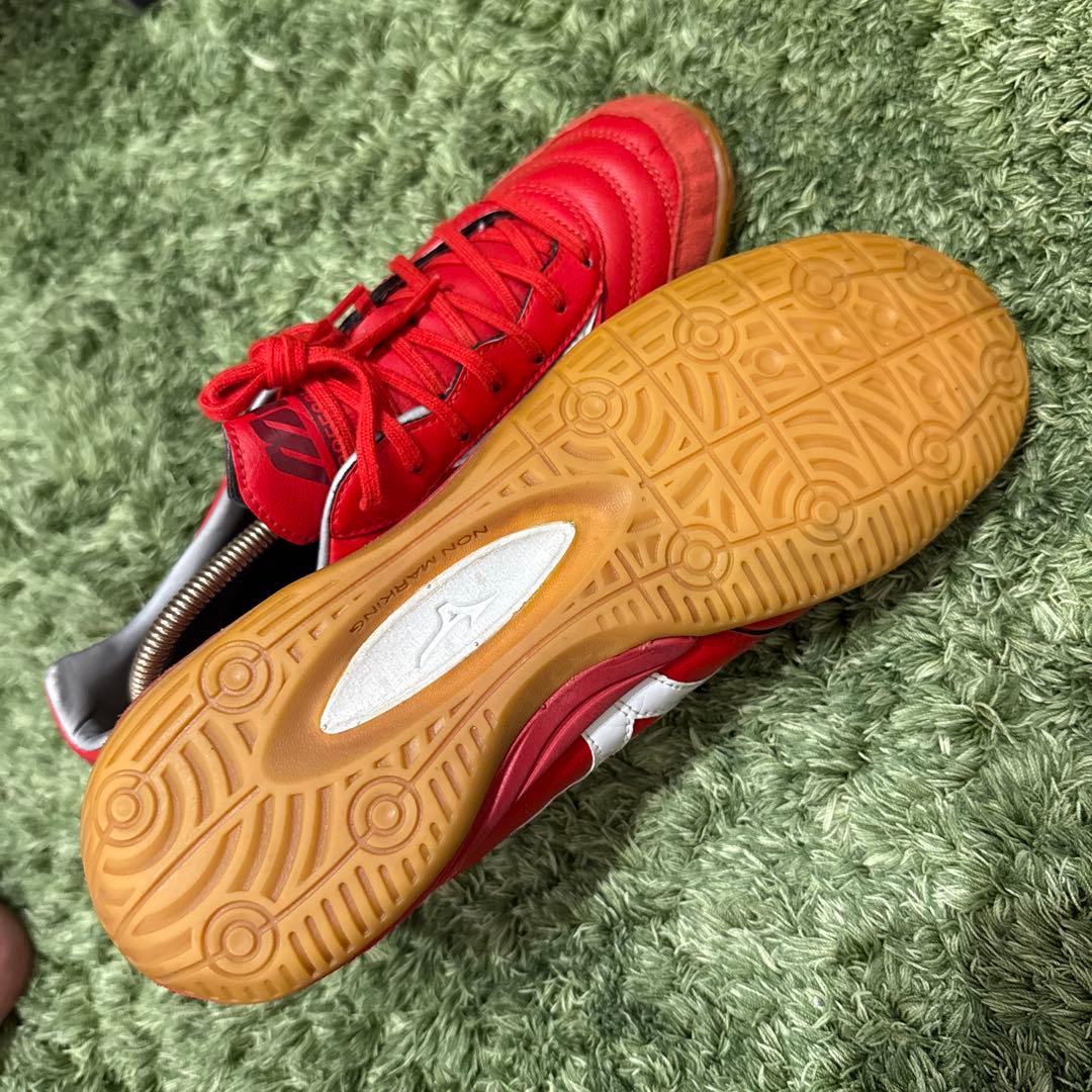 モレリア　フットサルシューズ　レッド