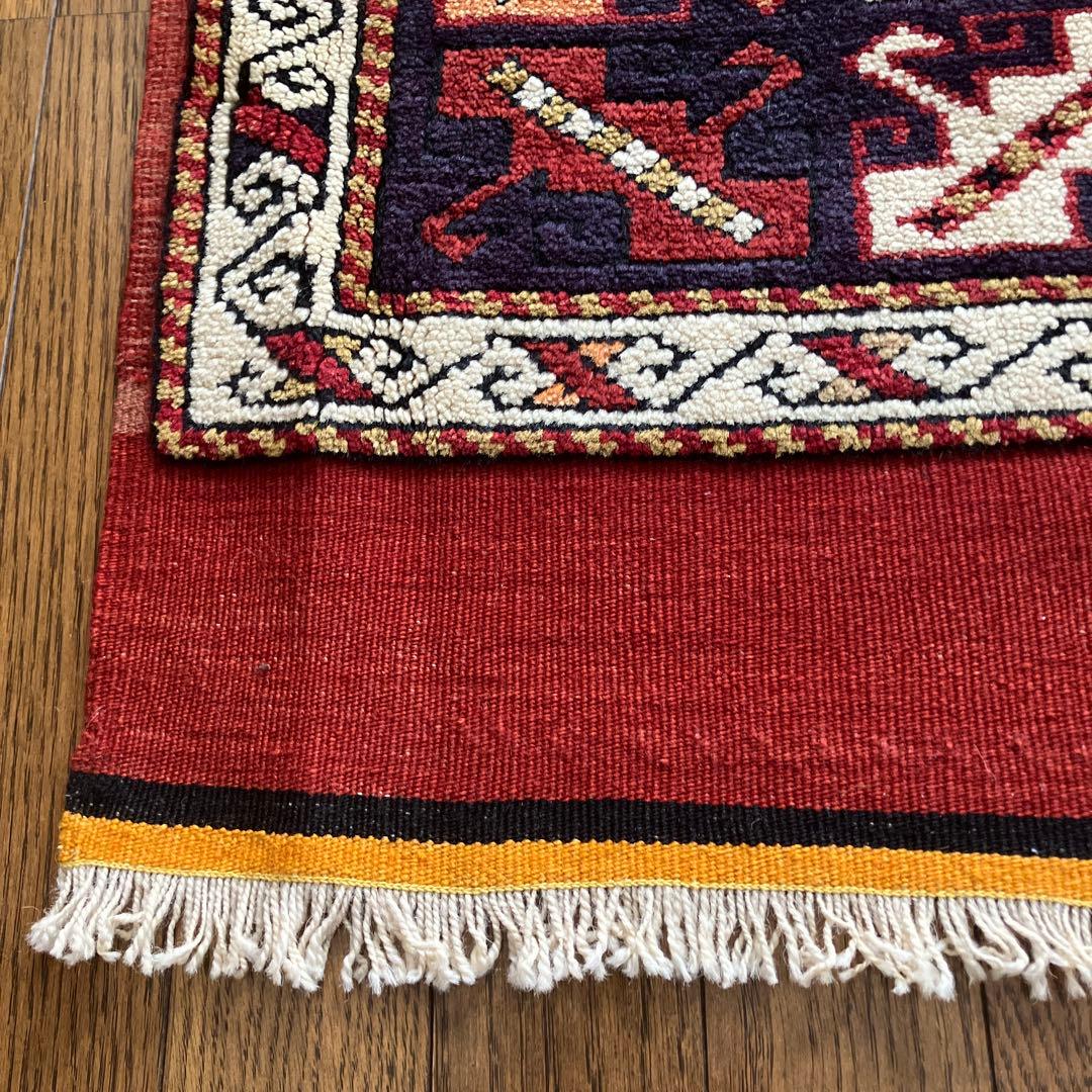 実物を見たら感動ものです！とても貴重なトルコオールド絨毯　素晴らしい色合い