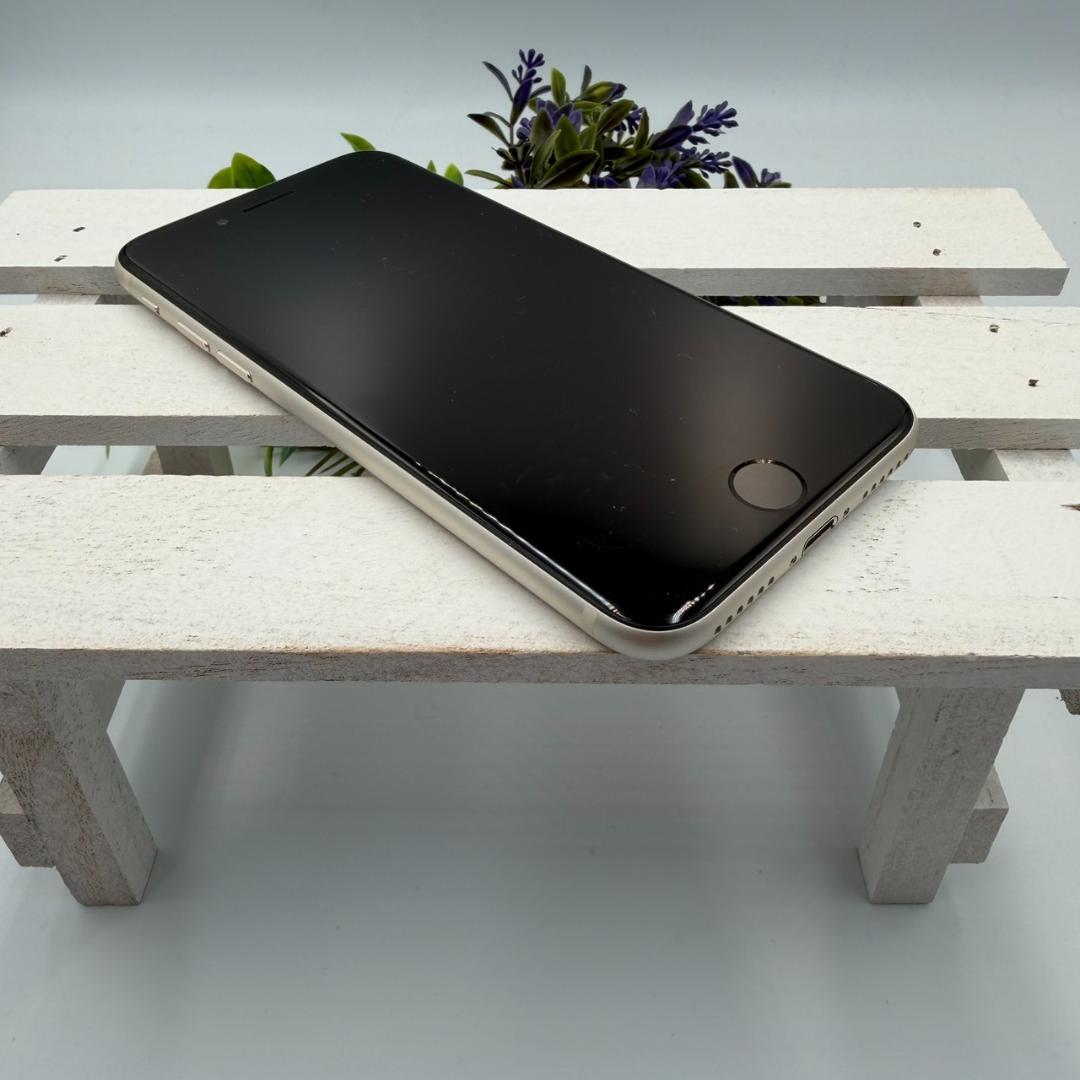 iPhone SE第3世代 64GB スターライト 241