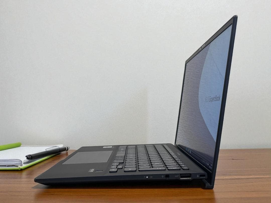 ⭐クリスマス特価⭐最軽量・高性能⭐ASUS ExpertBook B9⭐