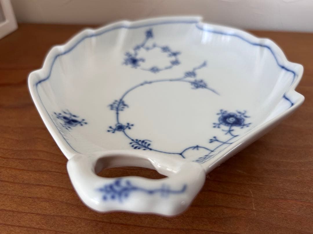 ブルーフルーテッド　ジャパニーズ　リーフディッシュ