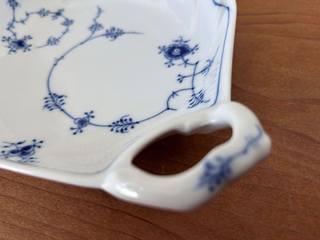 ブルーフルーテッド　ジャパニーズ　リーフディッシュ