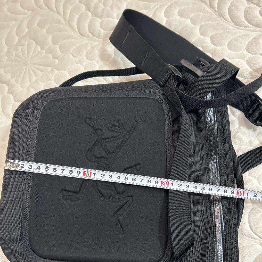 ARC'TERYX アークテリクス　ARRO 8 アロー 8 ショルダーバッグ