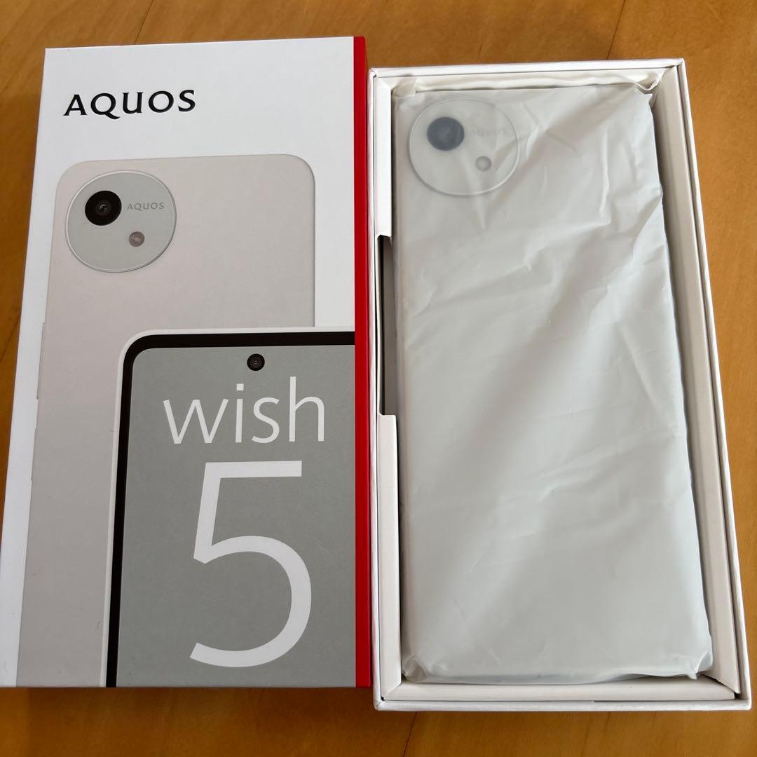 AQUOS wish 5 ホワイト