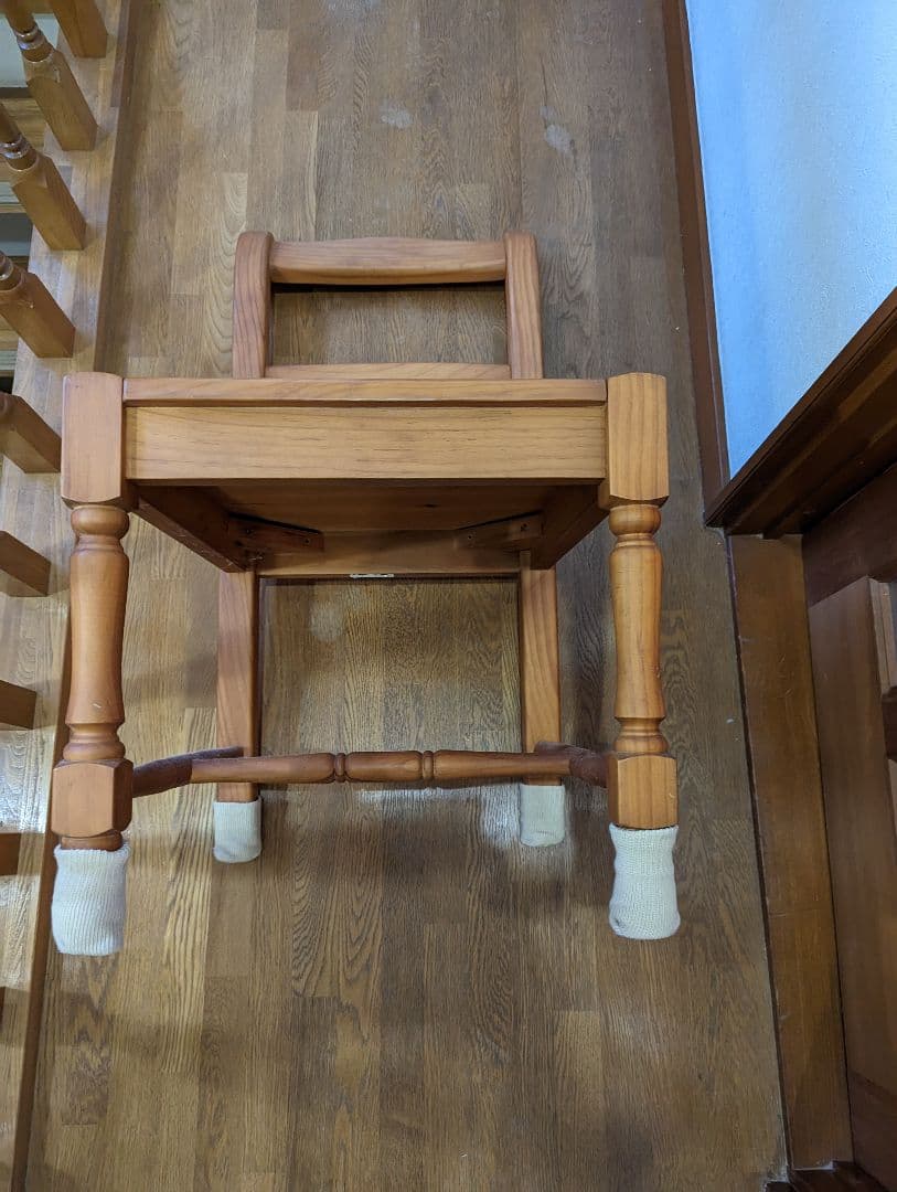 フランスベッド　カントリーダイニングチェア　無垢材の椅子