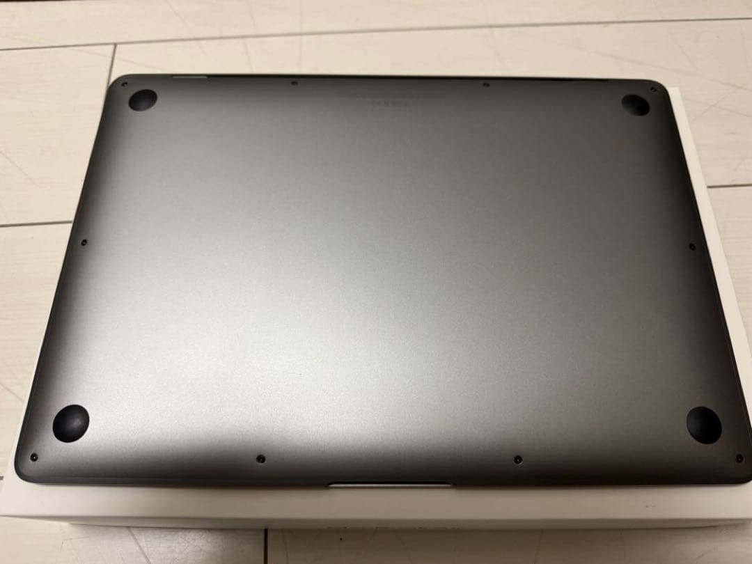 MacBook Air M1 A2337 ジャンク（8G/512G）