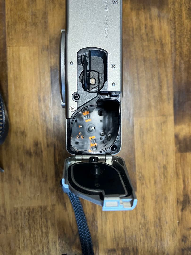 CONTAX TIX フィルムカメラ　中古　コムサデモードのケース