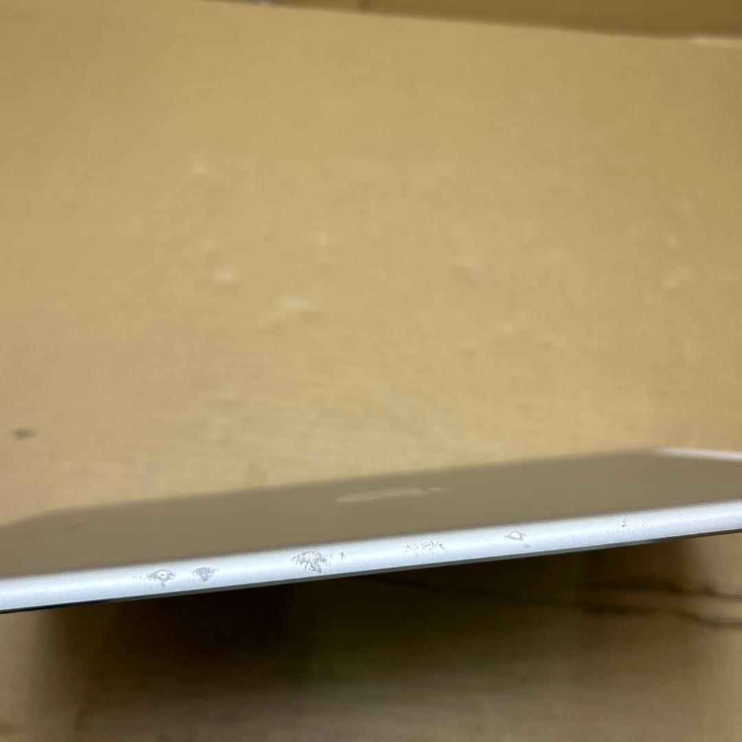 Apple iPad Air 2 Wi-Fi +セルラー　128GB シルバー