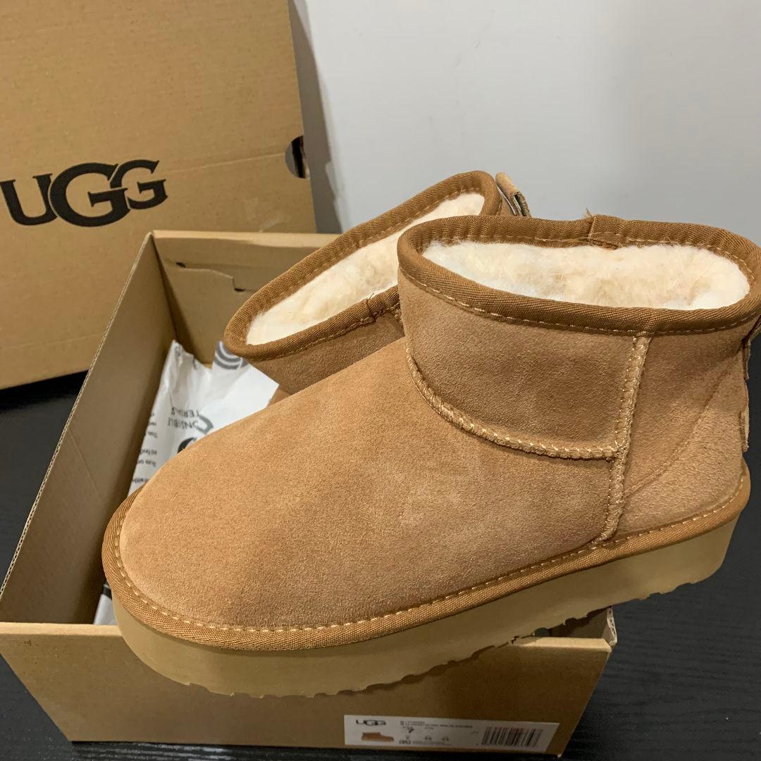 未使用♡UGG クラシックミニ　24センチ　ブラウンムートンブーツ厚底