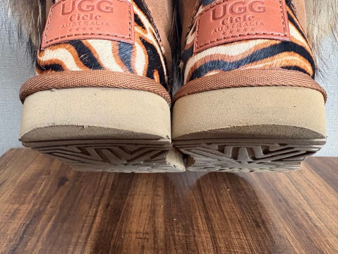 美品UGG Ciele AUSTRALIA アグハラコファームートン24cm