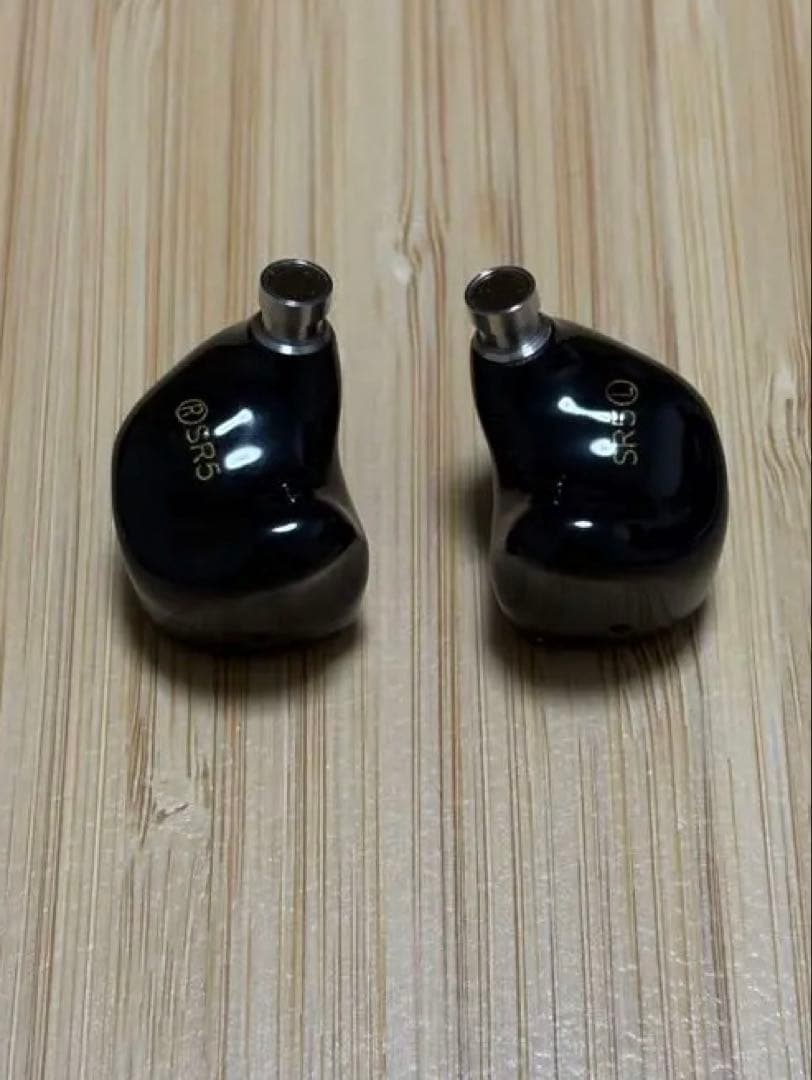 Sound Rhyme SR5 ほぼ未使用　ケーブル、イヤーピース未使用