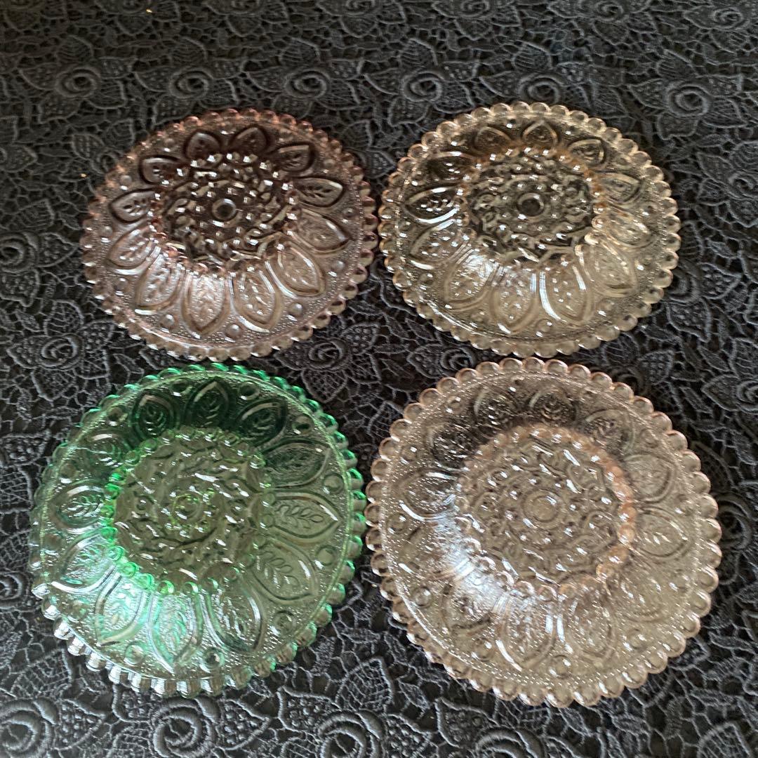 明治末期から大正初期　ミニプレスプレート　ウランガラス 4枚セット