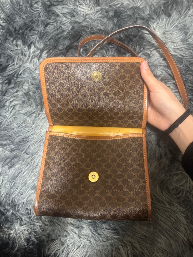 CELINE ブラウンレザーショルダーバッグ