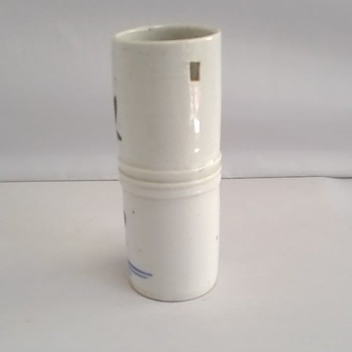 古い掛け花入れ