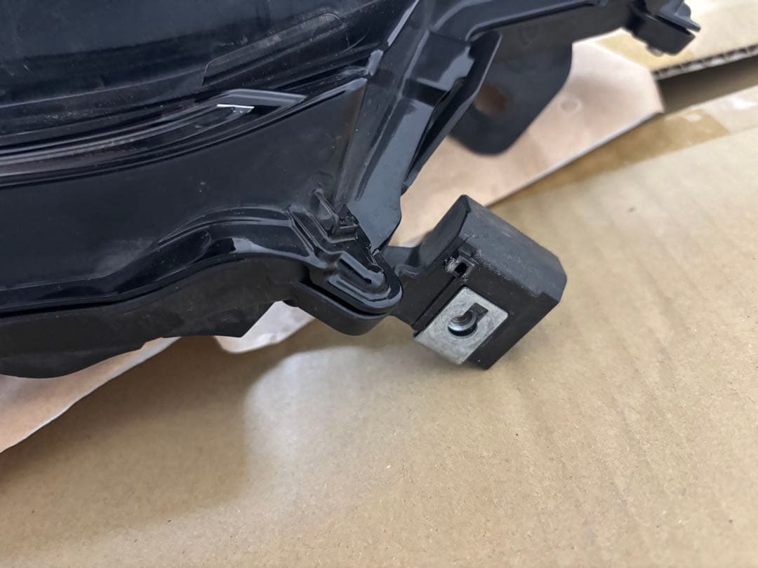 アクシス　クラウンスポーツ　ヘッドライト　左