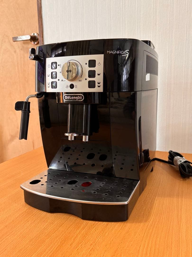 デロンギ　マグニフィカS ECAM22110B