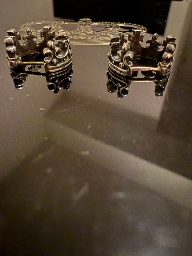 Justin Davies クラウンモチーフ ピアス