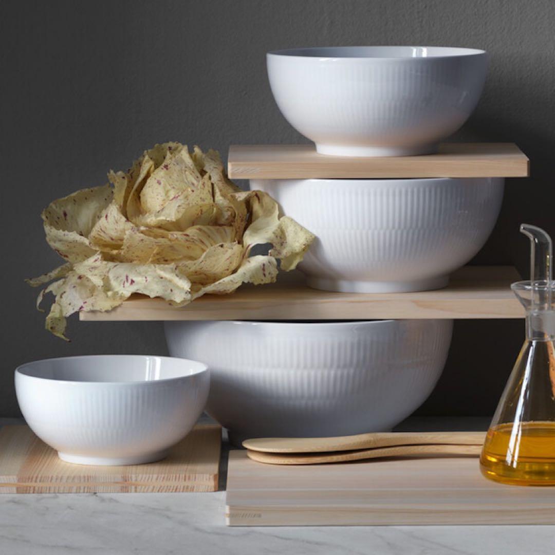 ブルーフルーテッド　メガ　ホワイトフルーテッド　ボウル