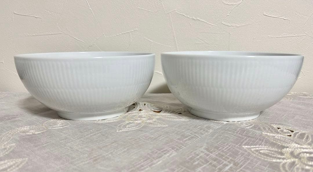 ブルーフルーテッド　メガ　ホワイトフルーテッド　ボウル