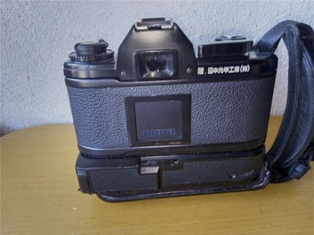 ㈱ニコン贈の銘が入った品！実働品！Nikon EM +モータードライブMD-E付