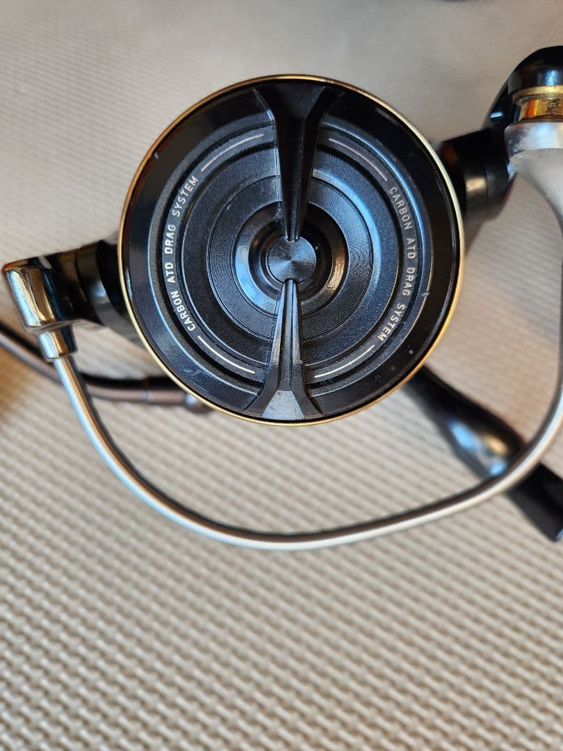 CALDIA SW 8000-H スピニングリール